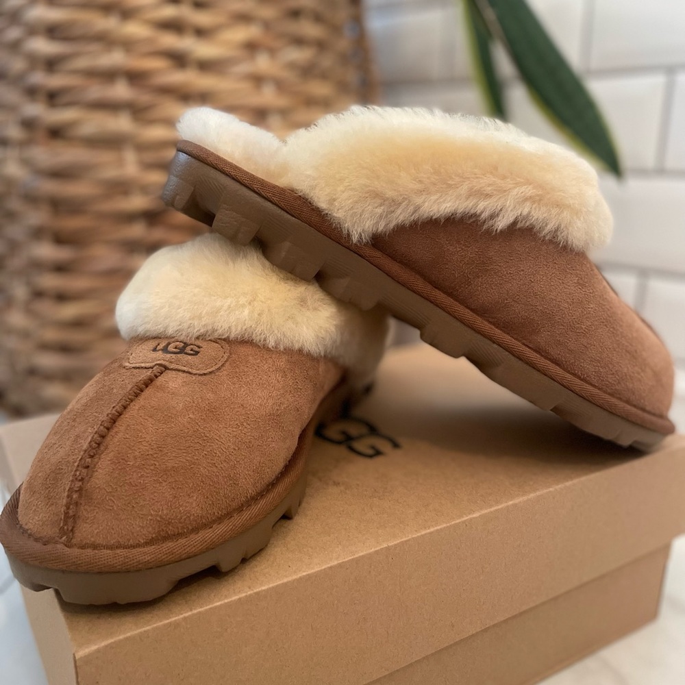 W Coquette UGG slippers woman’s US 8